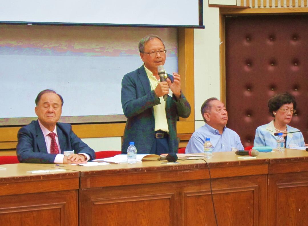 南師52級愛班杜正勝院士在同學會講話