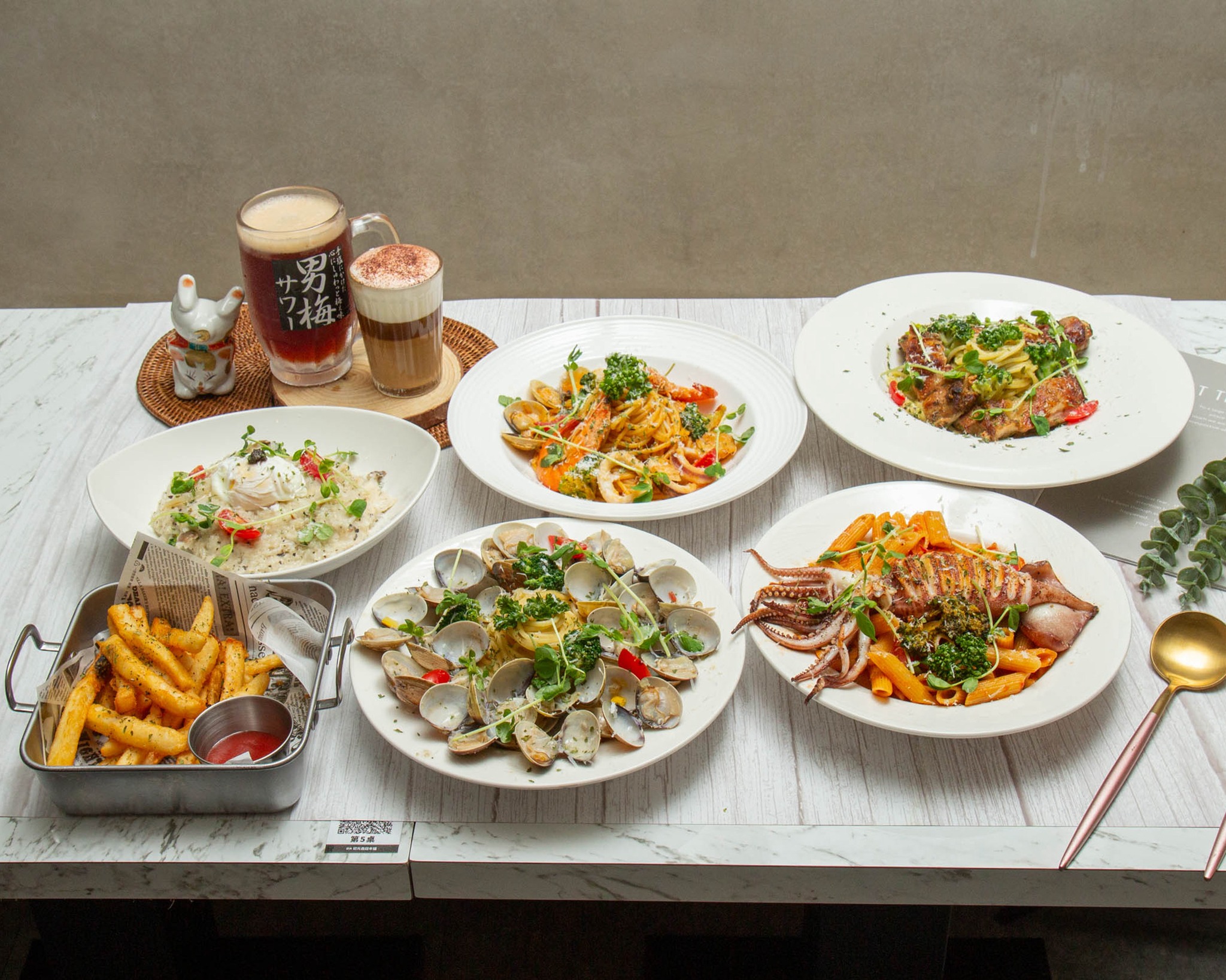 圖：初光義麵本舖精心的擺設打造出獨特的用餐環境，深受附近居民喜愛。