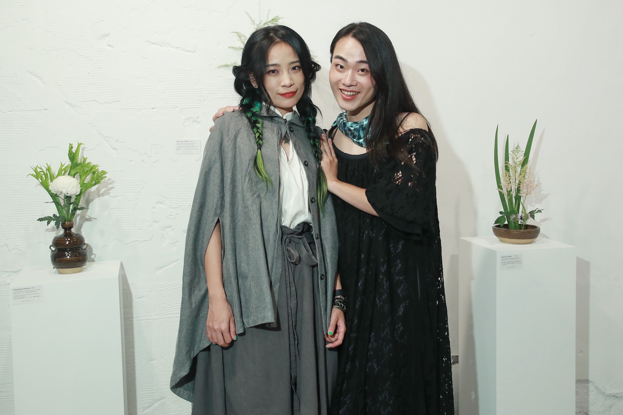 照片說明：（圖左）卜星慧擔任設計師胡俊丞服裝品牌「agâru」擔任走秀嘉賓。