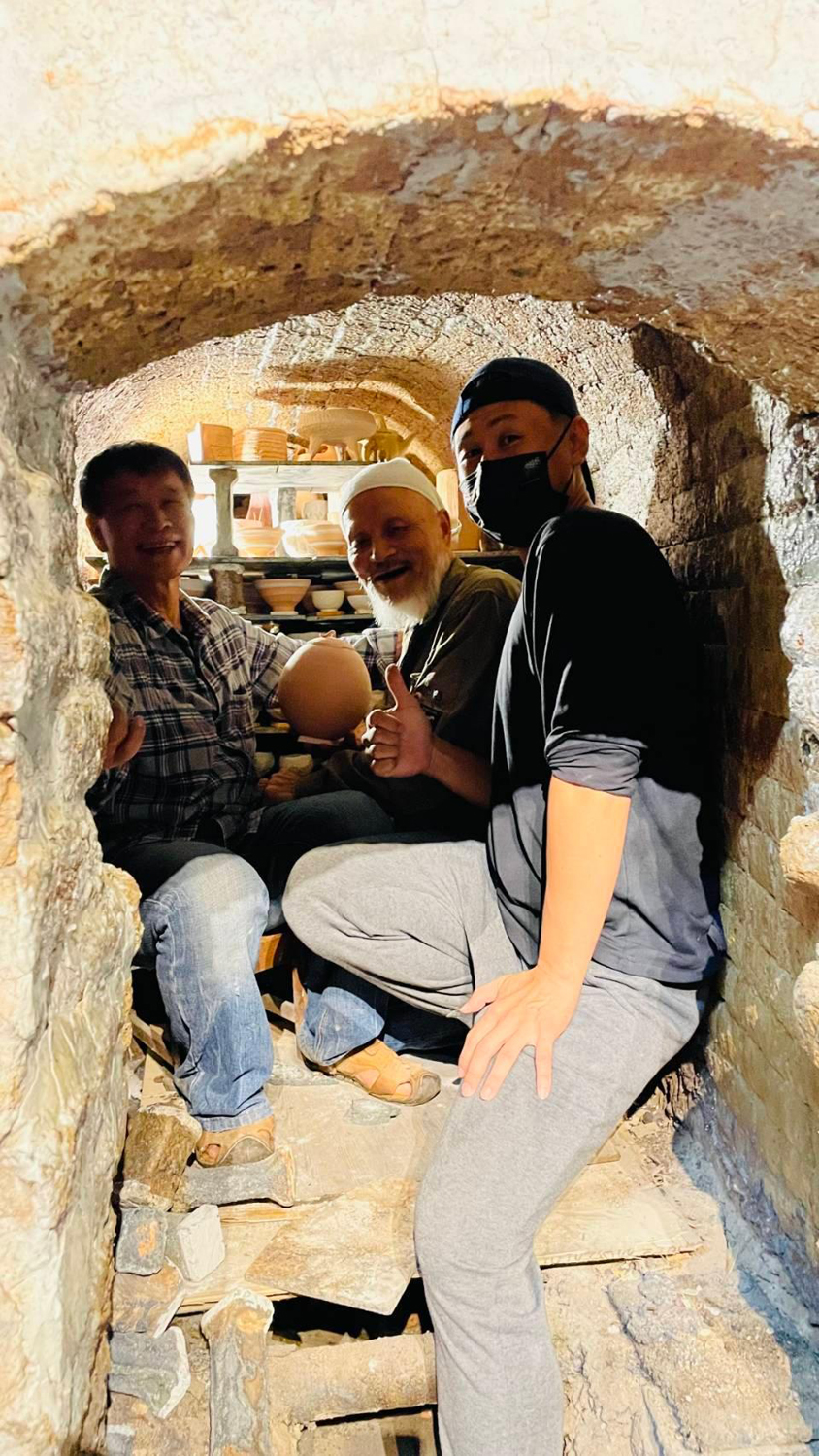 在窯爐裝載陶坯，好像在建造一座殿堂。（圖片提供∕蘇冠華）