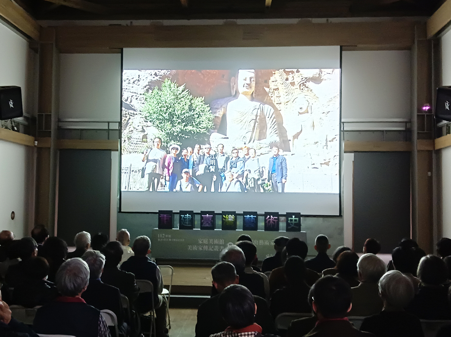 與藝術大師同行，在畫壇上的前途必然一片光明璀璨。（資料照片）