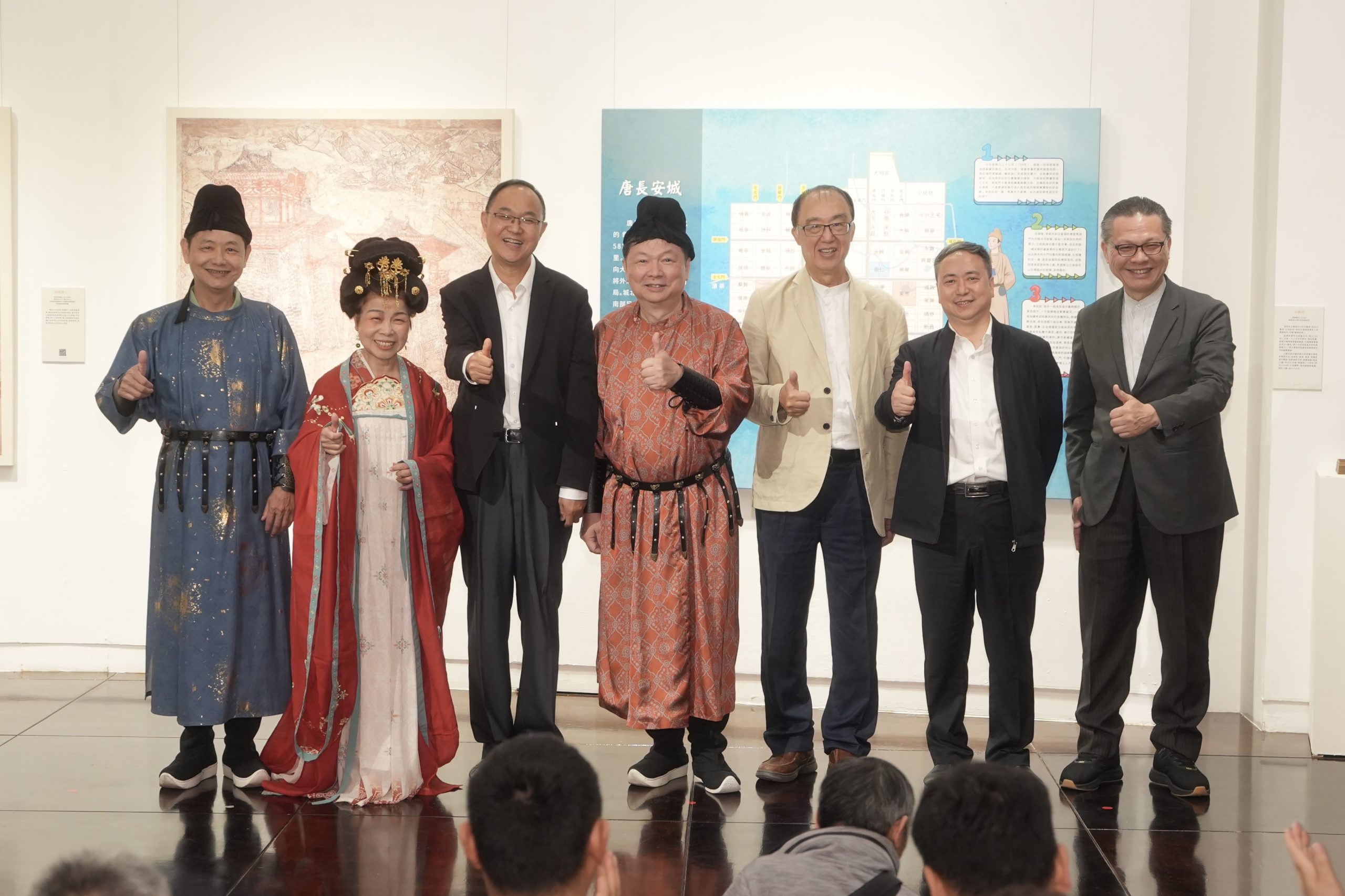 與會貴賓參與開幕啟動儀式（圖片提供∕中華翰維文化推廣協會）